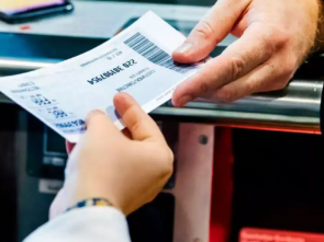 حجز تذكرة طيران وهمية مع Traavie